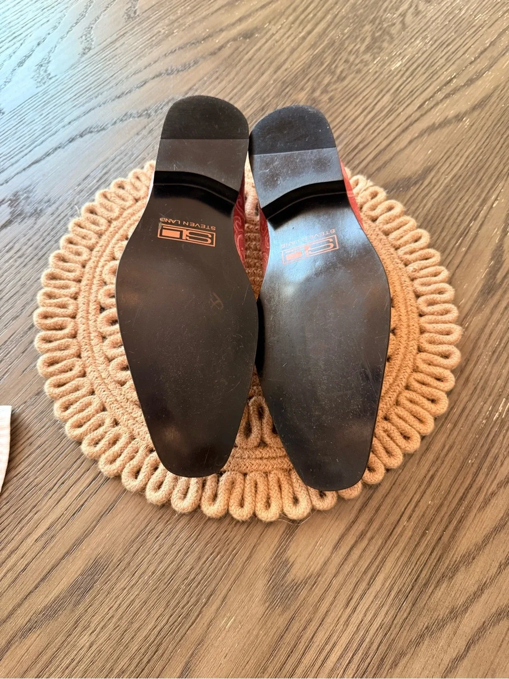 Mens Steven Land velvet loafers w/ a decorative buckle accent in Pink Sz 10